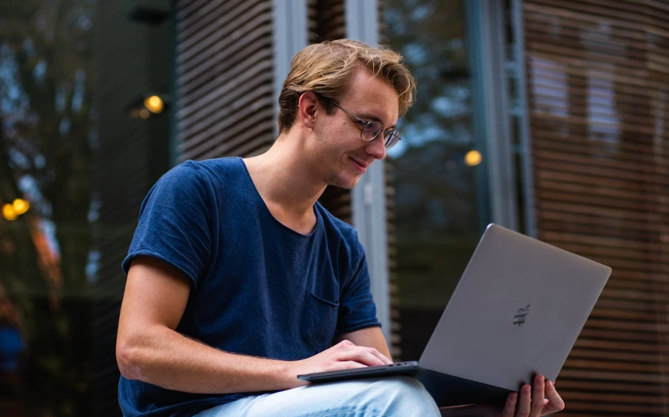 Defensa de Tesis: Los 5 Errores de PowerPoint que Arruinan tu Presentación (y Cómo Evitarlos)