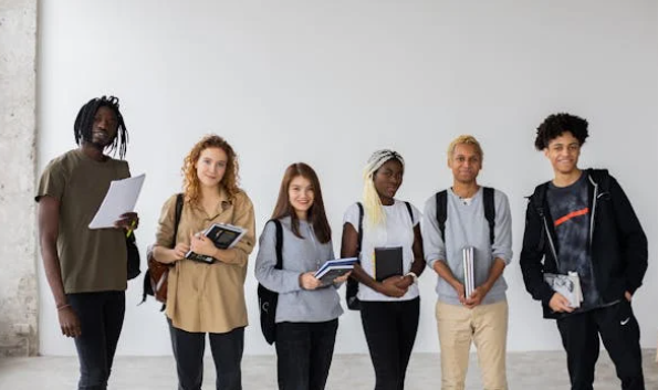 Tu Aventura Global Comienza Aquí: Guía Práctica para Estudiar en el Extranjero (Erasmus+ y Más)