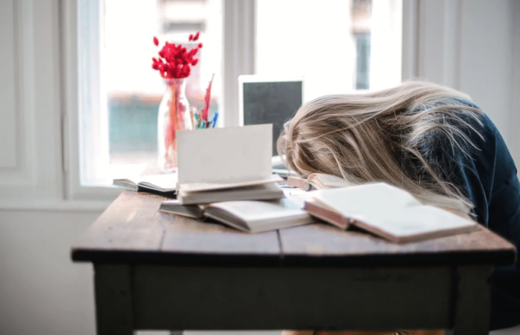 Cómo Crear un Horario de Estudio Realista (y Mantenerlo)